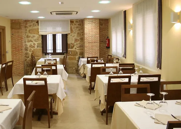 Gæstehus Restaurante La Muralla Oña