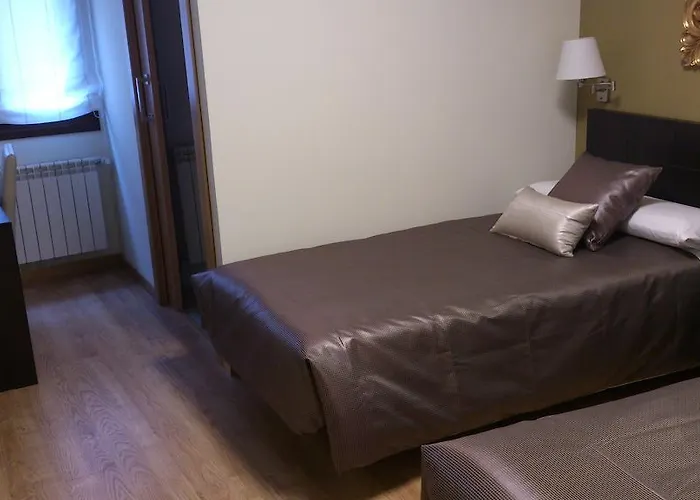 Gæstehus Restaurante La Muralla Oña